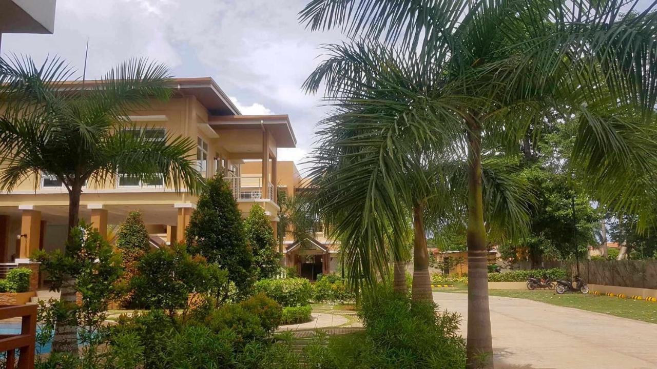 2 Bedroom And Studio Apartments With Private Pool And Gym In Vista Manors Verdant Puerto Princesa Eksteriør billede