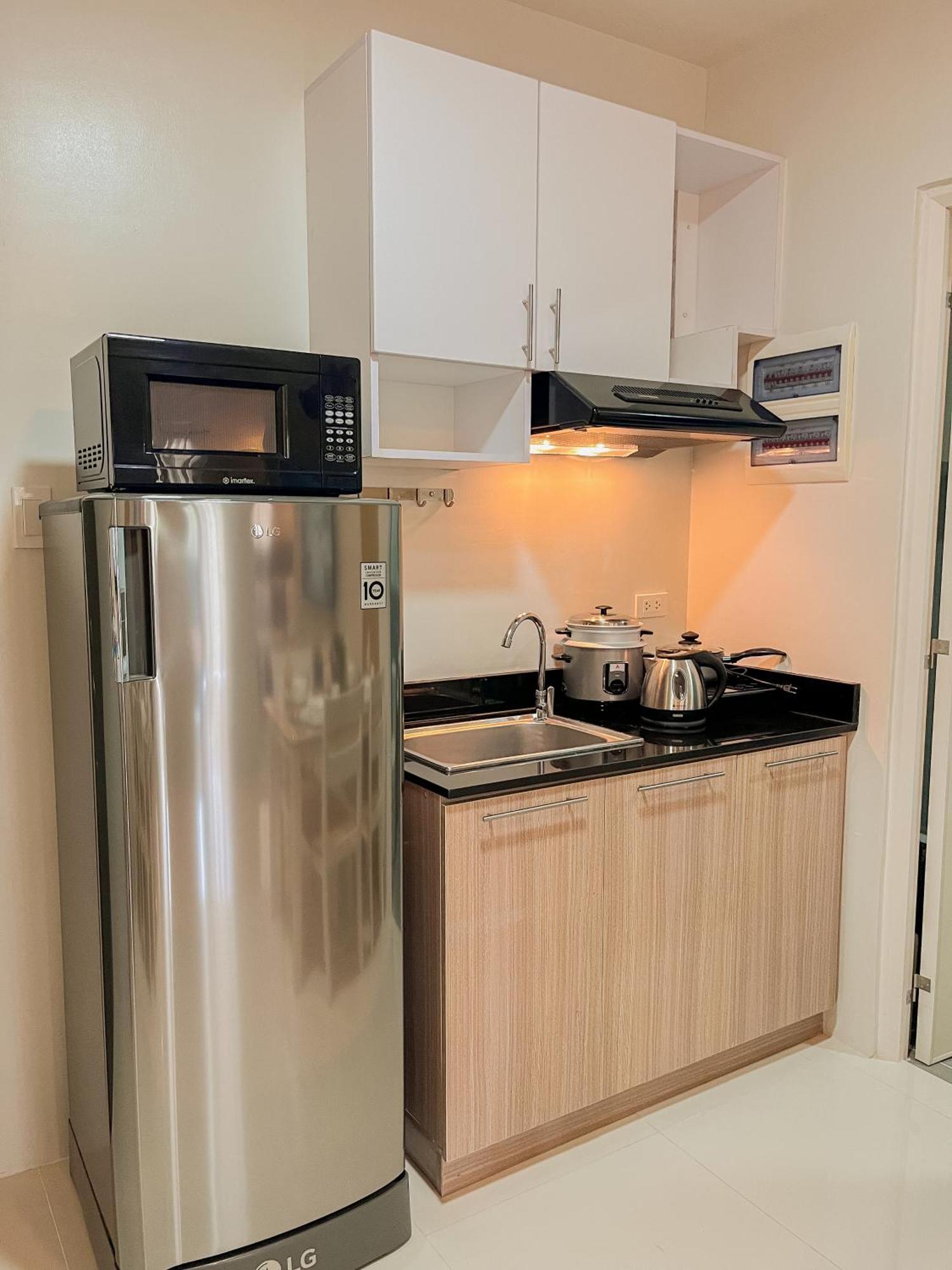2 Bedroom And Studio Apartments With Private Pool And Gym In Vista Manors Verdant Puerto Princesa Eksteriør billede