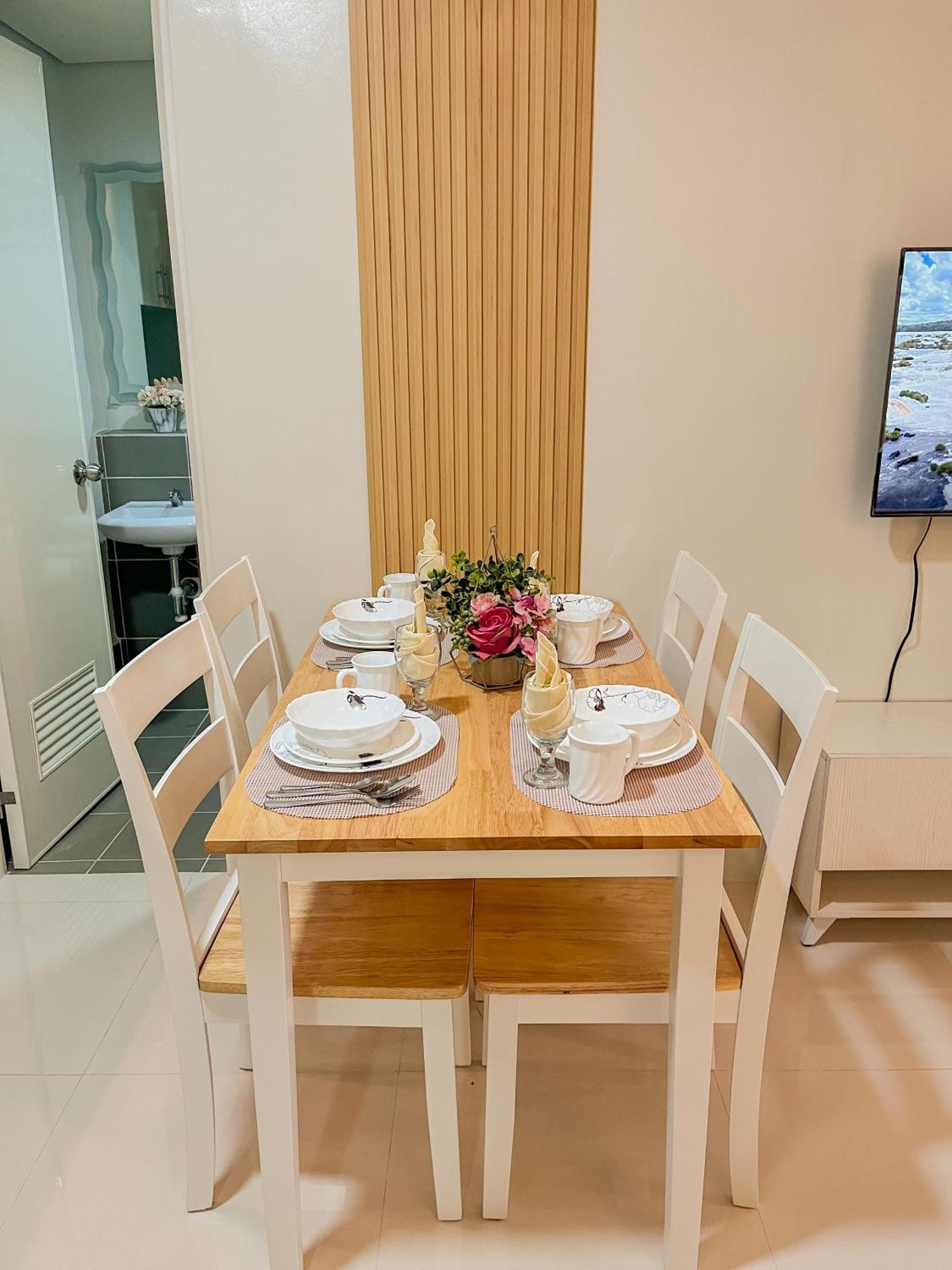 2 Bedroom And Studio Apartments With Private Pool And Gym In Vista Manors Verdant Puerto Princesa Eksteriør billede