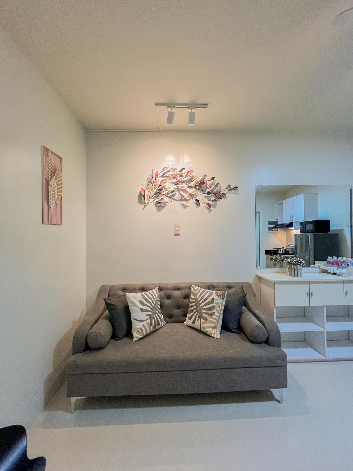 2 Bedroom And Studio Apartments With Private Pool And Gym In Vista Manors Verdant Puerto Princesa Eksteriør billede
