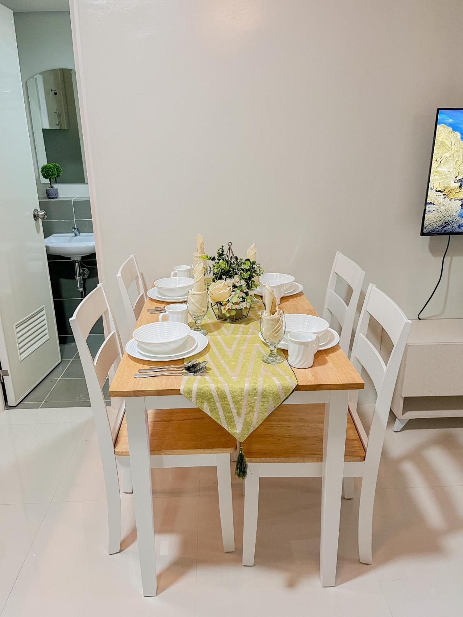 2 Bedroom And Studio Apartments With Private Pool And Gym In Vista Manors Verdant Puerto Princesa Eksteriør billede