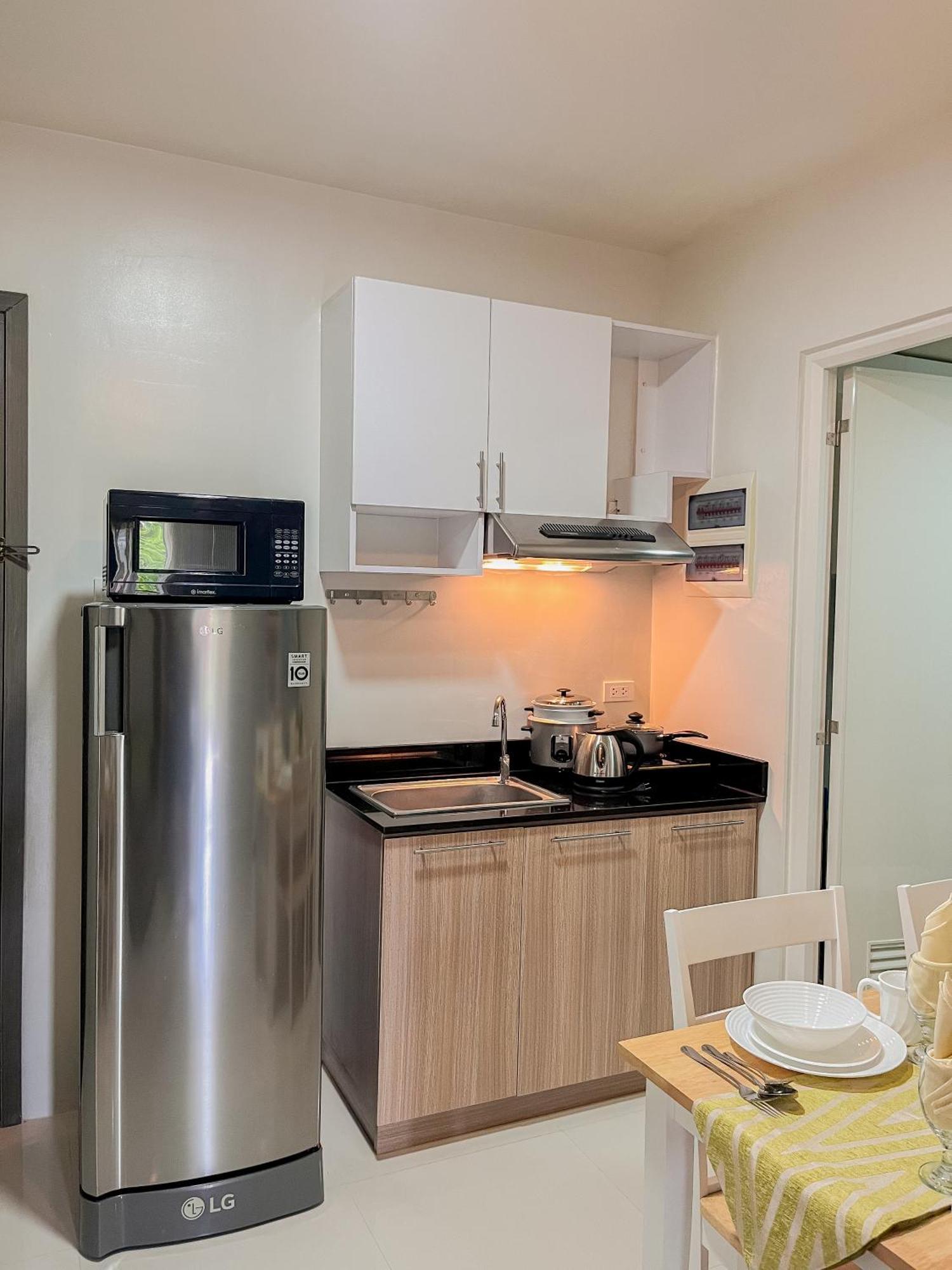 2 Bedroom And Studio Apartments With Private Pool And Gym In Vista Manors Verdant Puerto Princesa Eksteriør billede