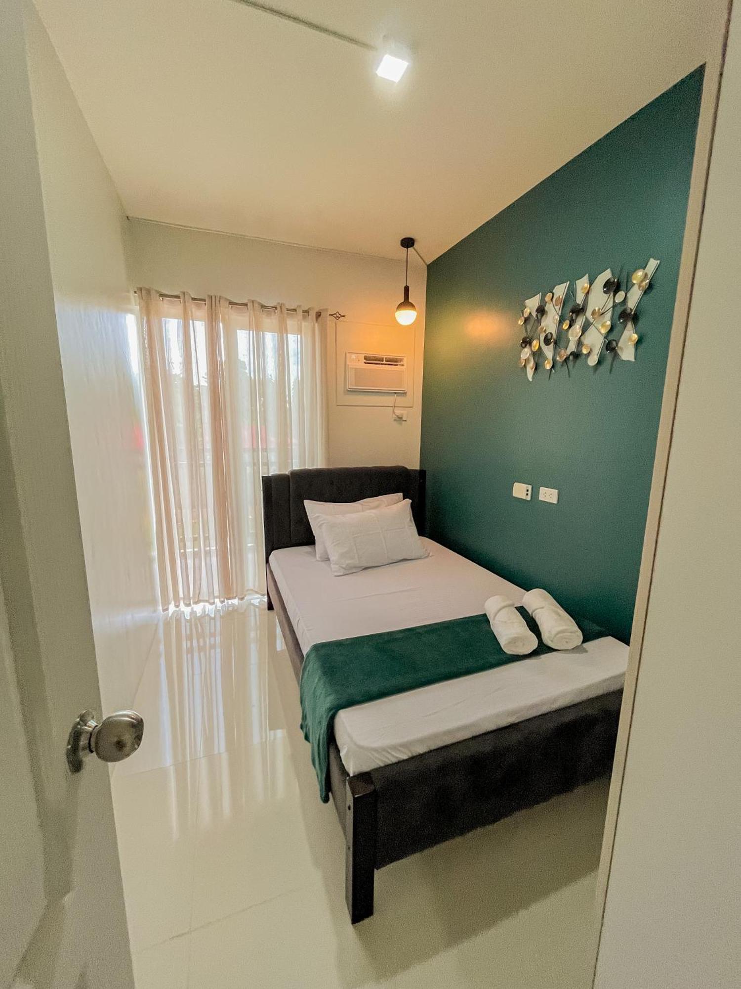 2 Bedroom And Studio Apartments With Private Pool And Gym In Vista Manors Verdant Puerto Princesa Eksteriør billede