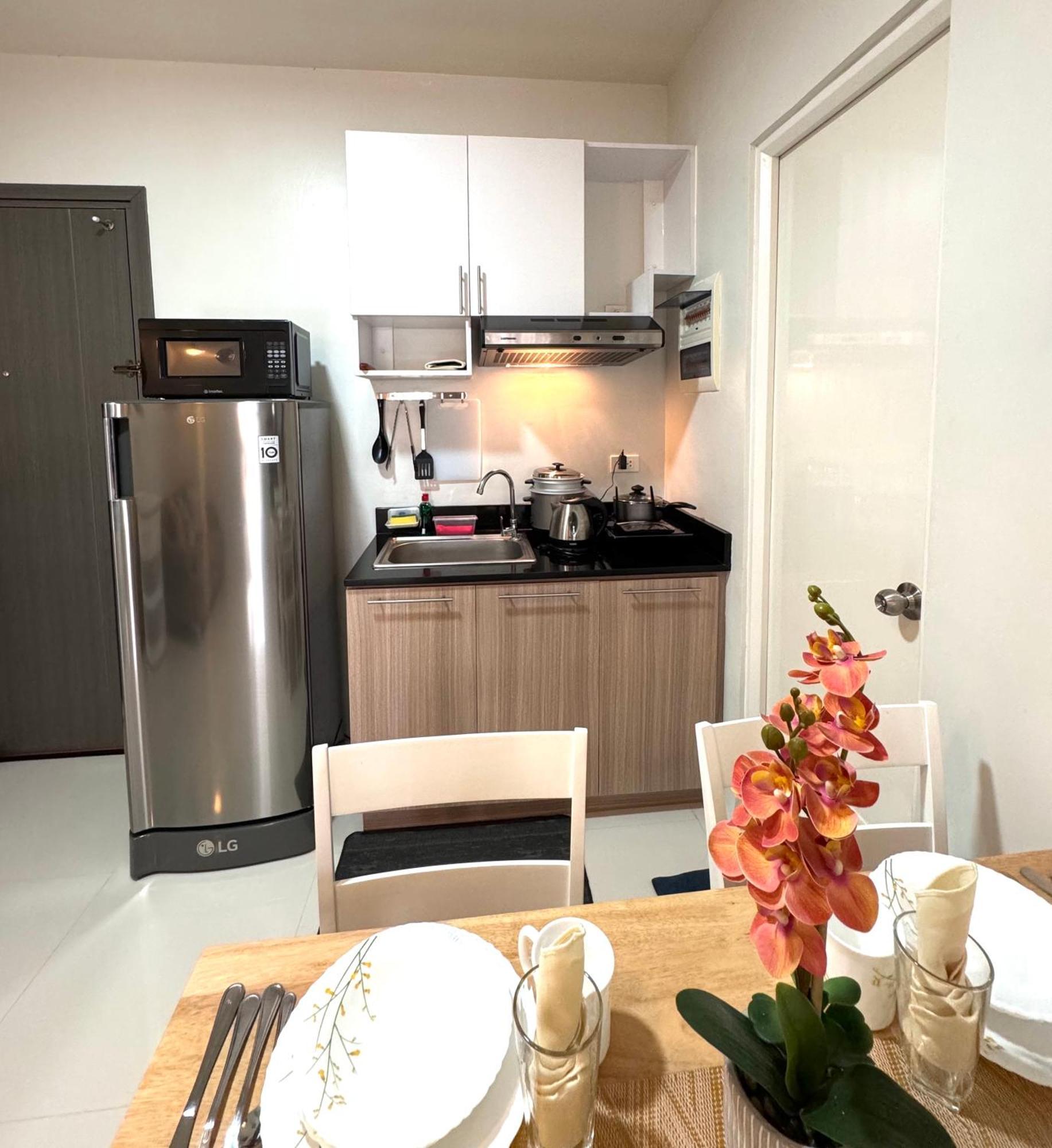 2 Bedroom And Studio Apartments With Private Pool And Gym In Vista Manors Verdant Puerto Princesa Eksteriør billede