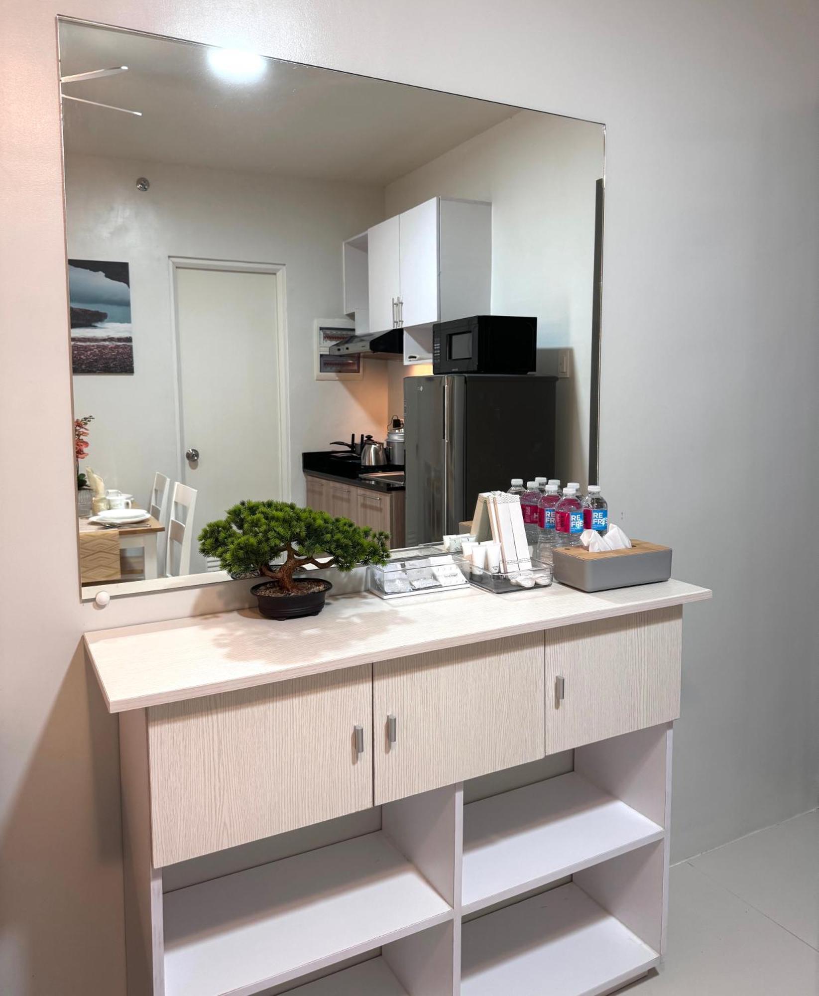 2 Bedroom And Studio Apartments With Private Pool And Gym In Vista Manors Verdant Puerto Princesa Eksteriør billede
